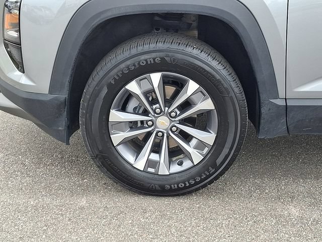 Used 2026 Chevrolet Equinox LT FWD image 8