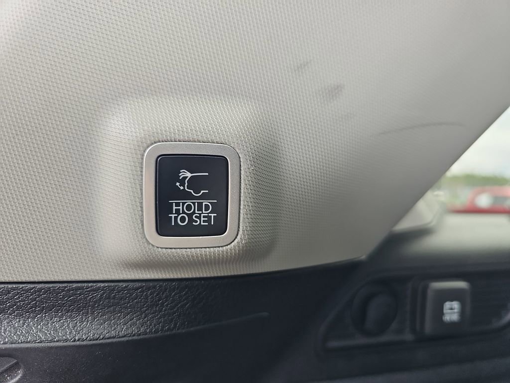 Used 2022 Jeep Grand Cherokee Limited 4xe w/ MOPAR Finishing Package image 17