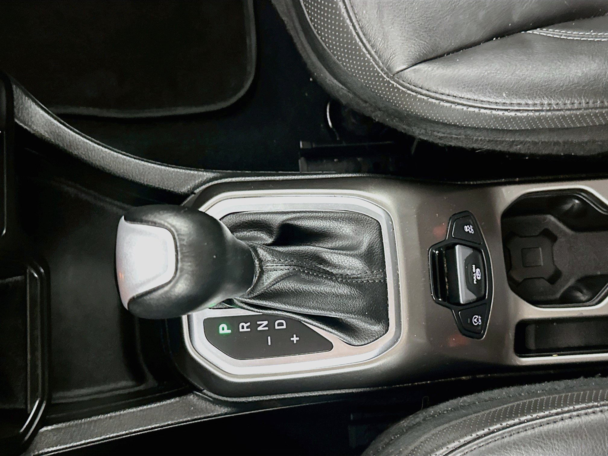 Used 2020 Jeep Renegade Limited FWD image 24