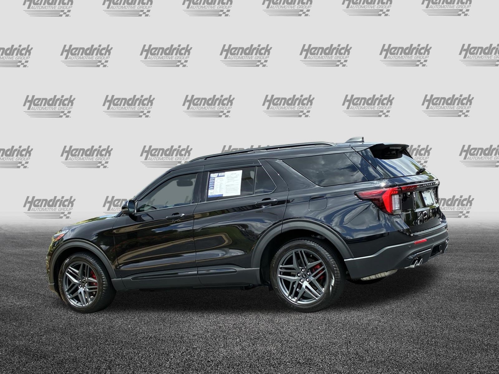 Used 2025 Ford Explorer ST AWD/4WD image 8