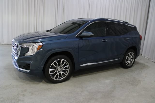 Used 2024 GMC Terrain Denali w/ Denali Premium Package AWD/4WD image 31