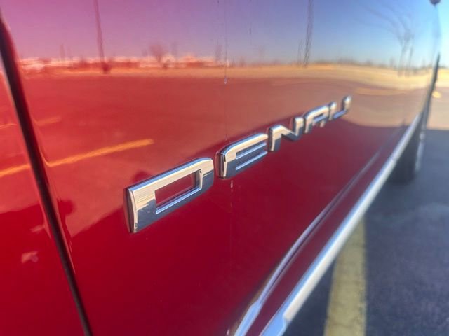 Used 2024 GMC Yukon XL Denali w/ Advanced Technology Package image 10