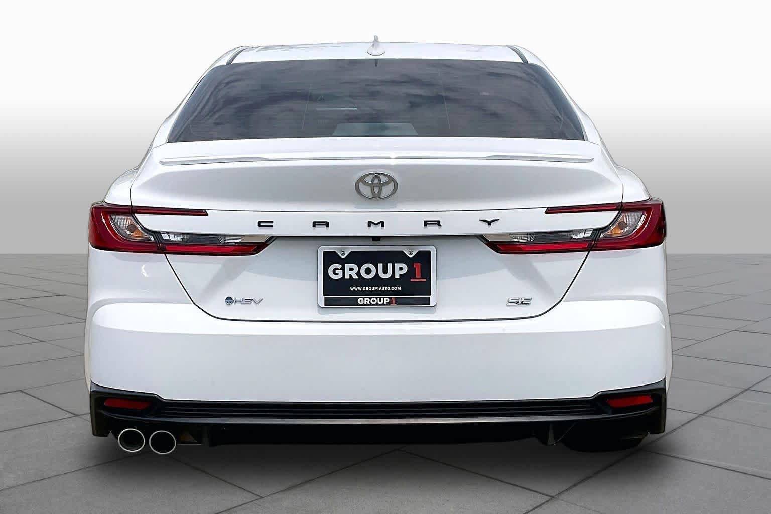 Used 2025 Toyota Camry SE FWD image 5