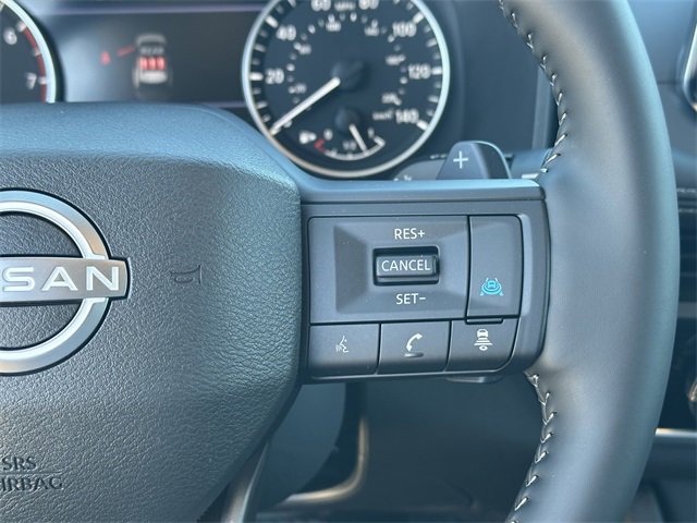 Used 2025 Nissan Rogue SV w/ SV Premium Package image 12