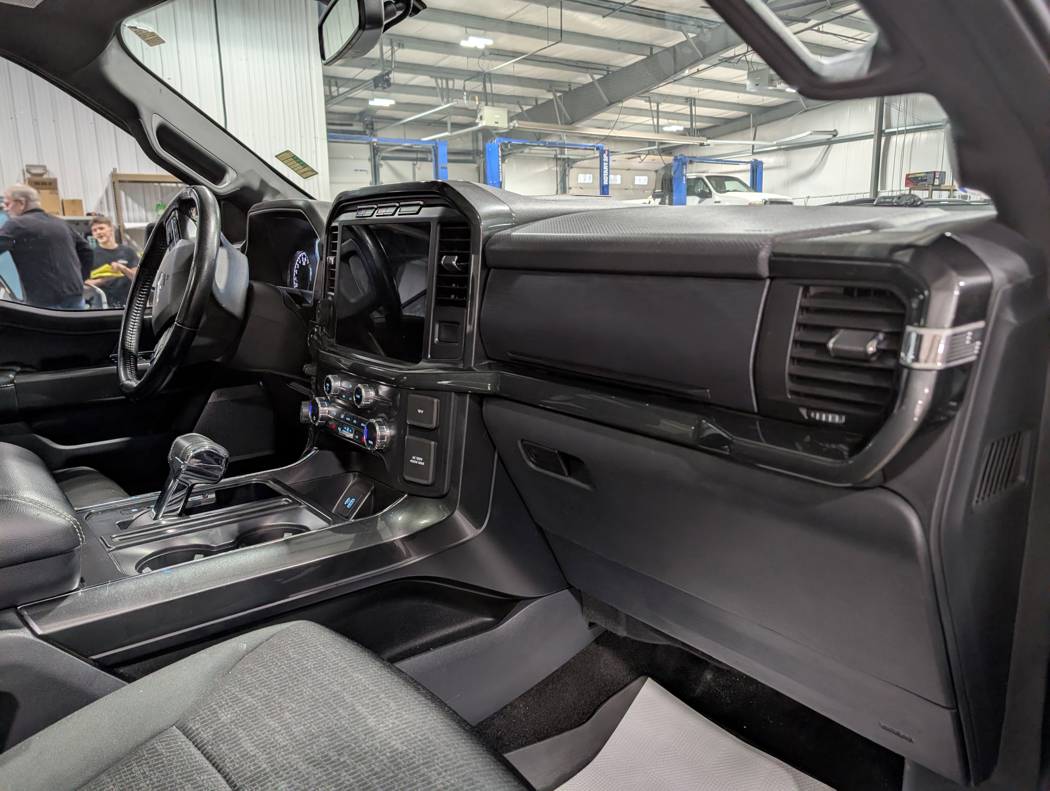 Used 2021 Ford F150 XLT w/ Equipment Group 302A High image 17