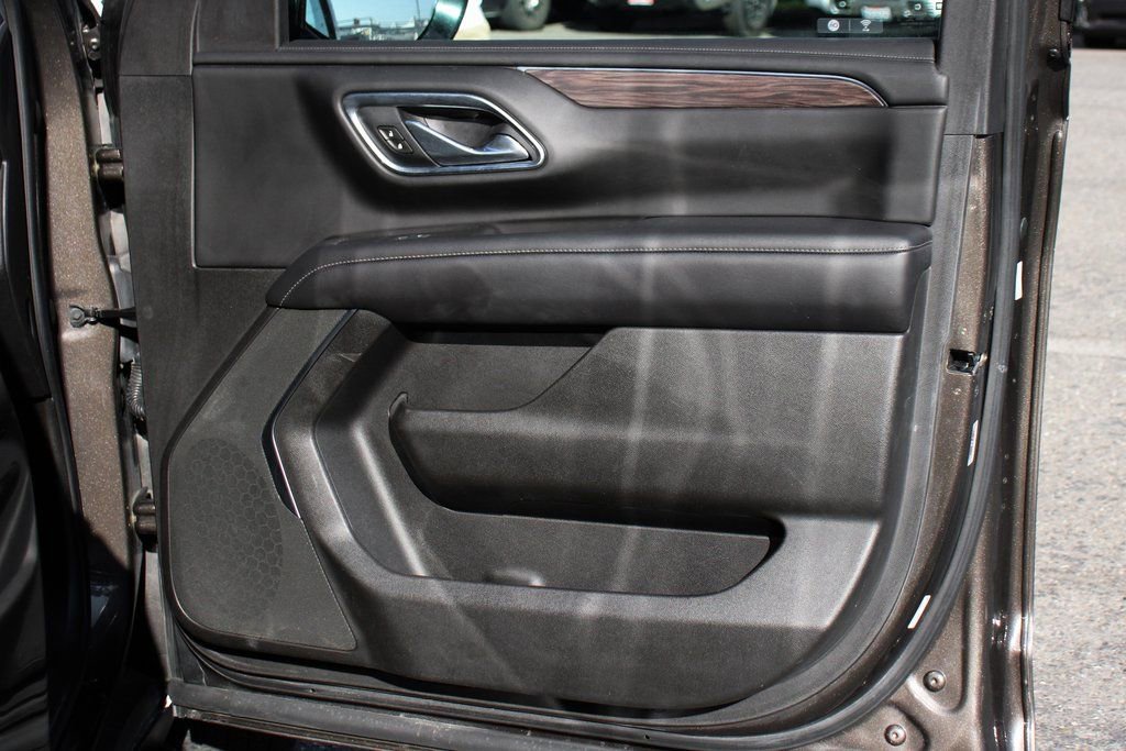 Used 2021 Chevrolet Suburban LS w/ Driver Alert Package image 40