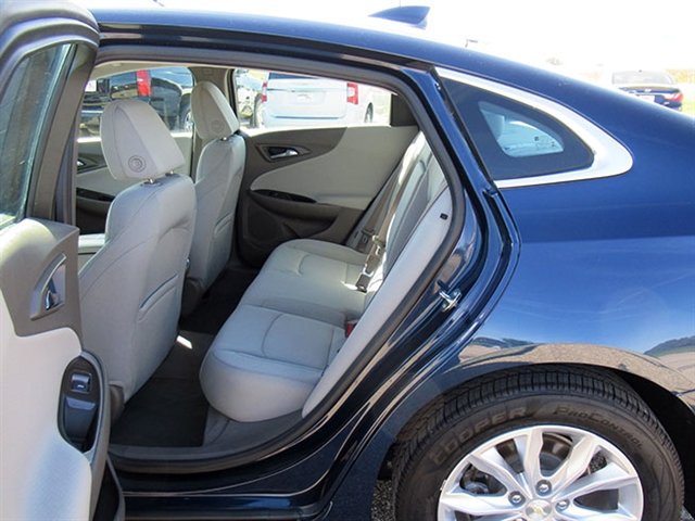Used 2021 Chevrolet Malibu LT FWD image 15