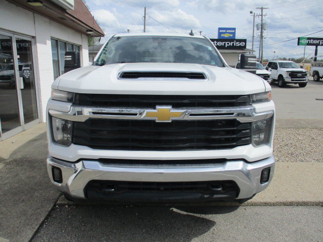Used 2024 Chevrolet Silverado 2500 LT w/ Convenience Package AWD/4WD image 2