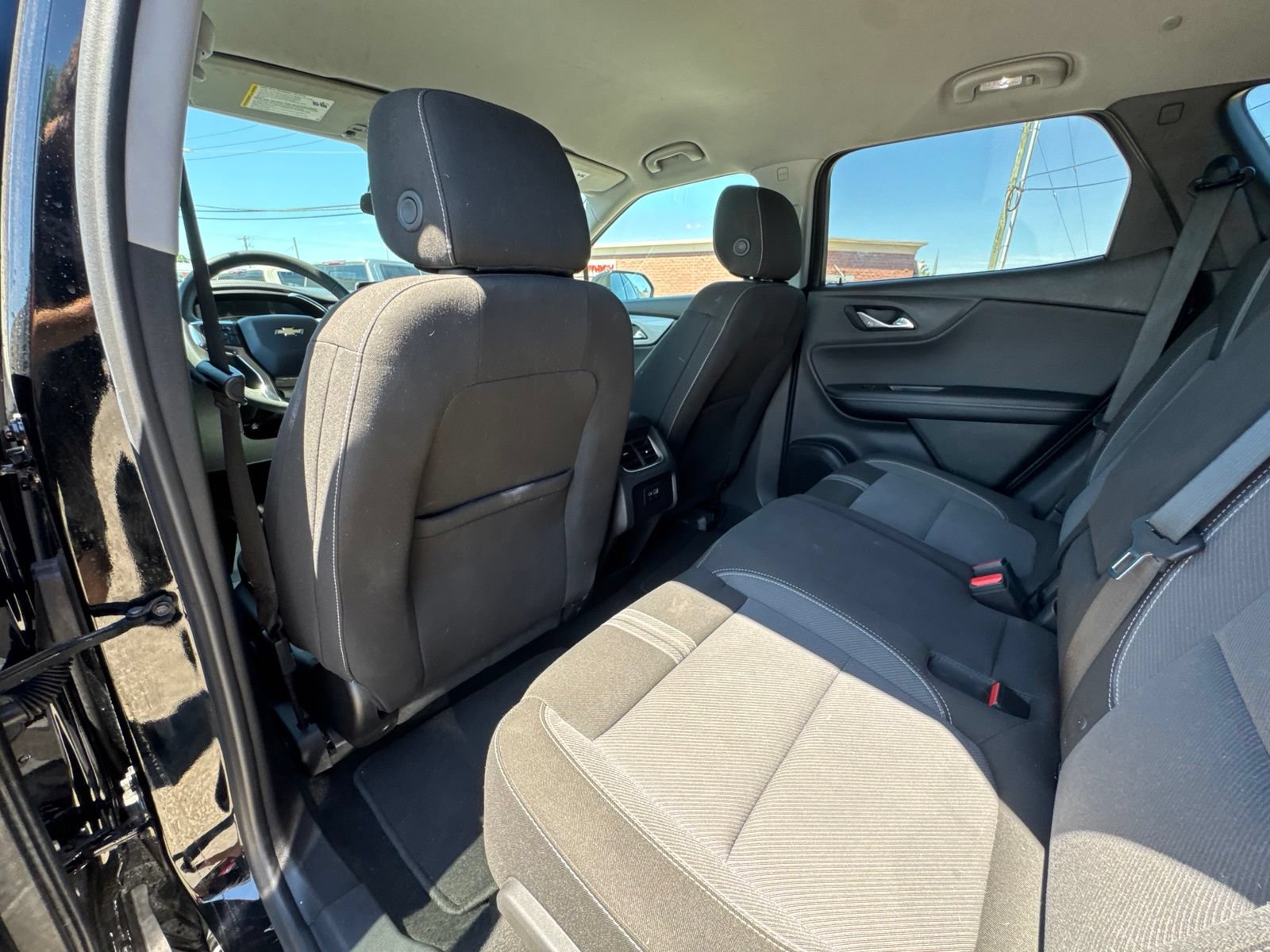 Used 2025 Chevrolet Blazer LT FWD image 25