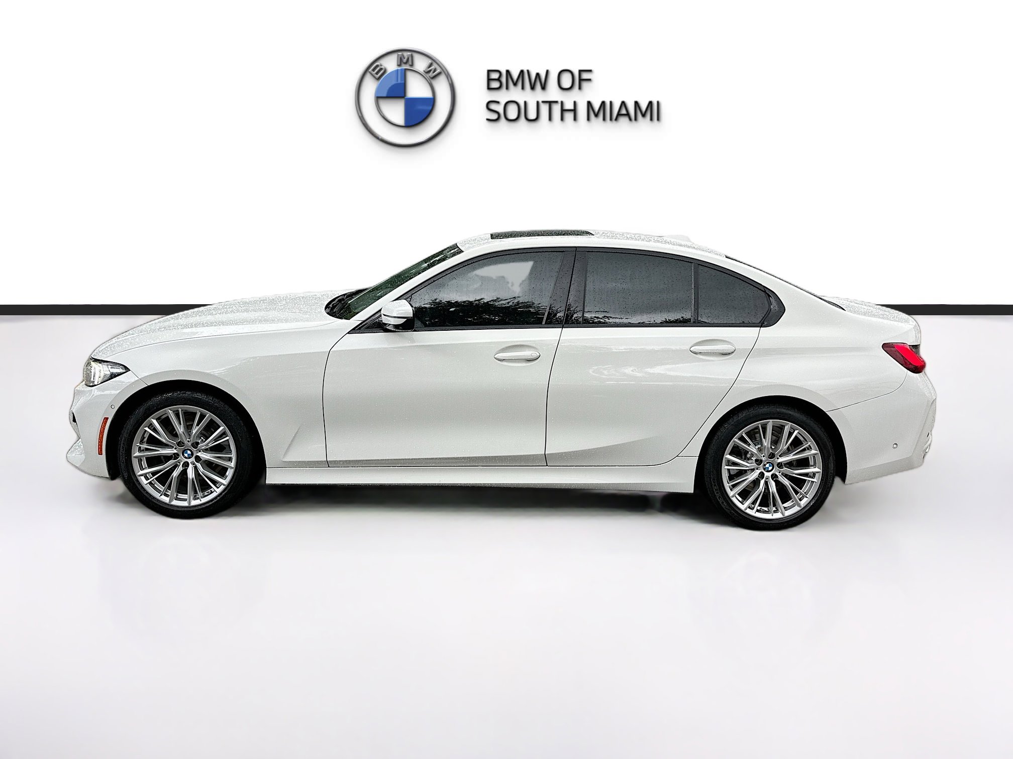 Certified 2023 BMW 330i Sedan RWD image 4
