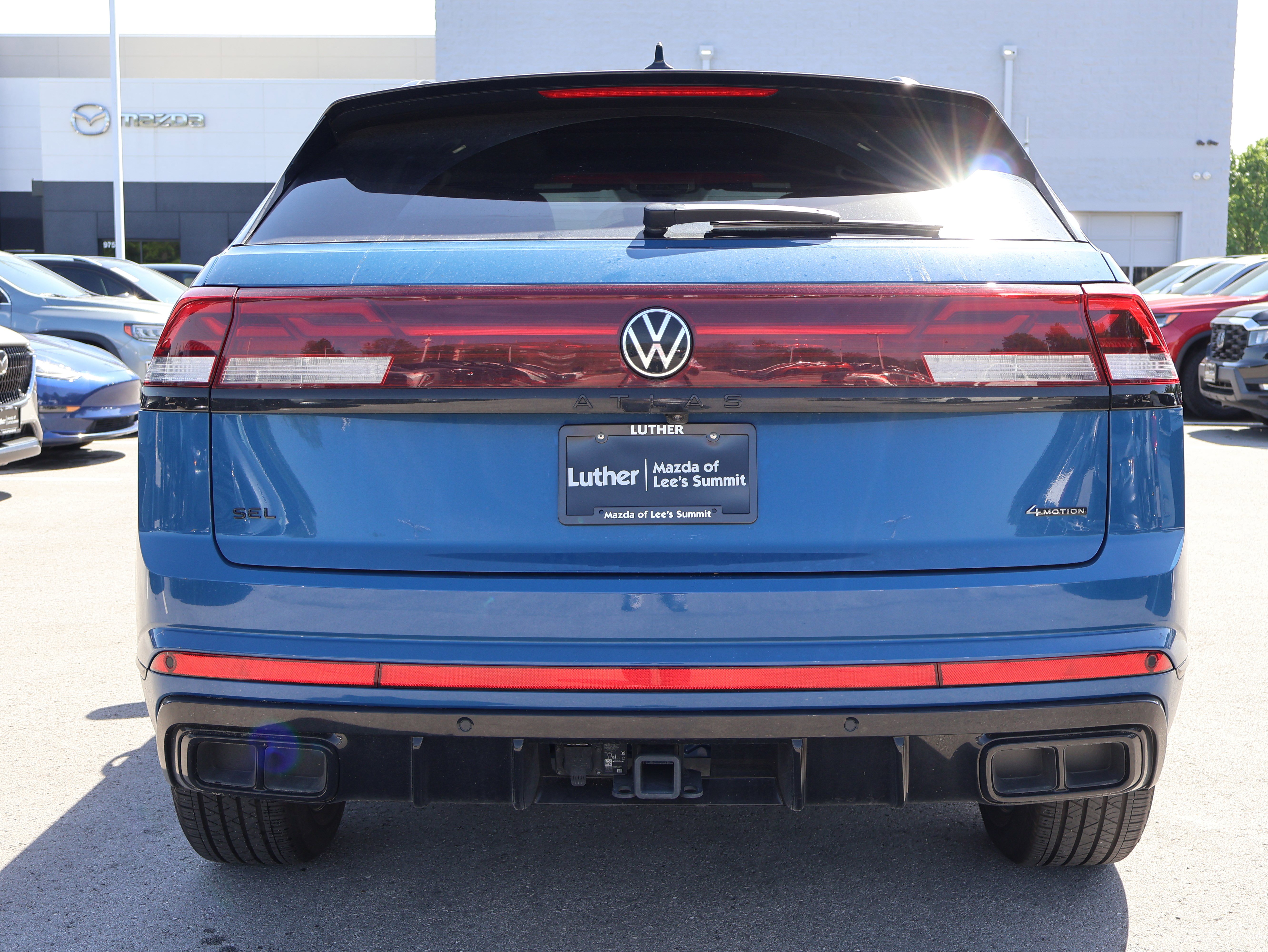 Used 2025 Volkswagen Atlas Cross Sport SEL R-Line AWD/4WD image 13