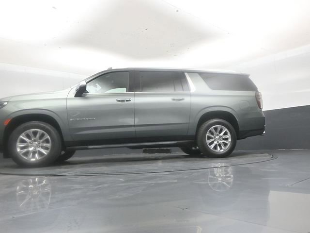Used 2023 Chevrolet Suburban Premier AWD/4WD image 46