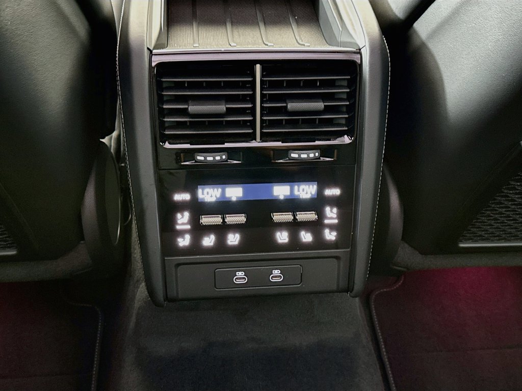 New 2026 Porsche Cayenne Turbo AWD/4WD image 28