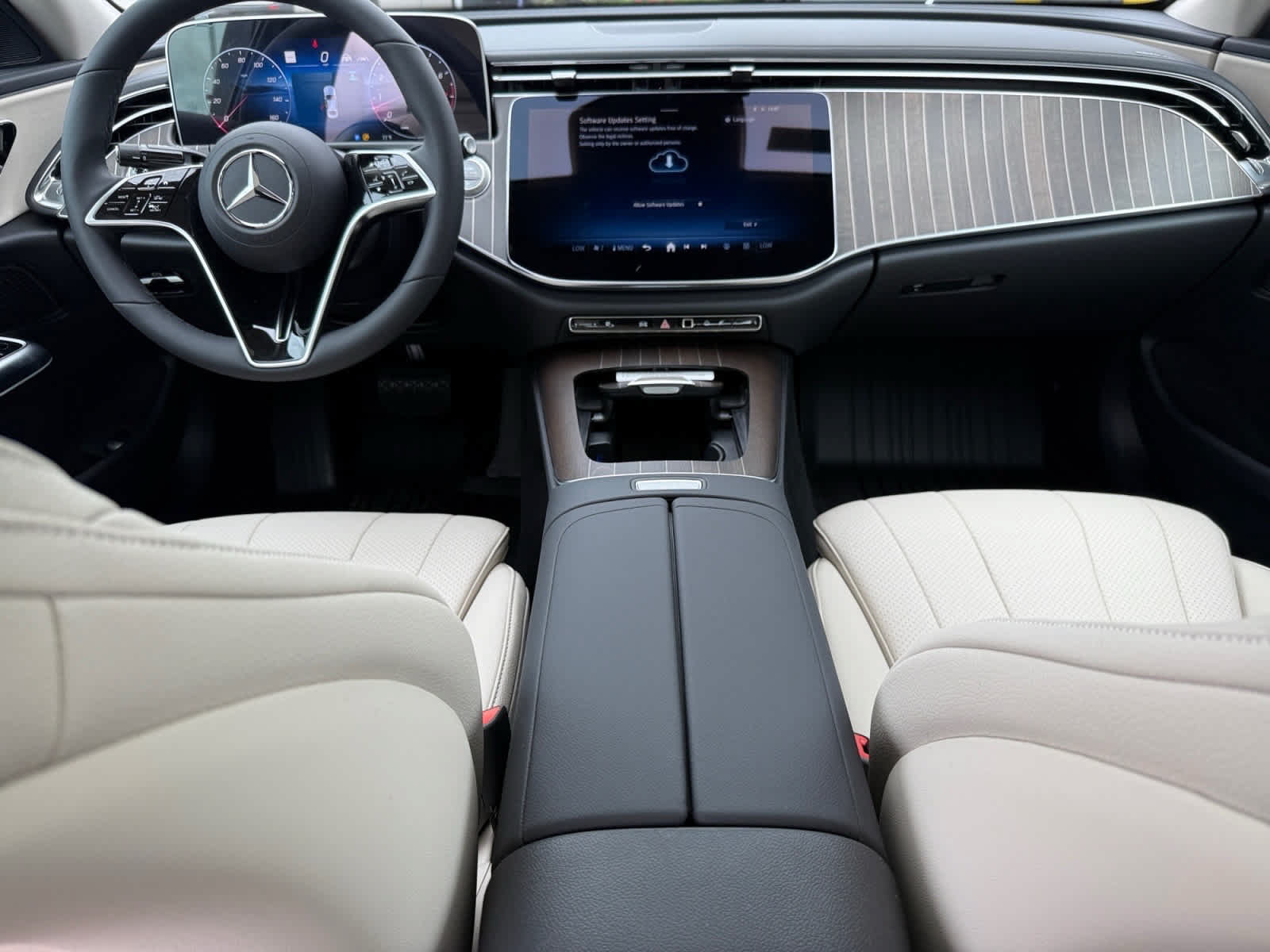 Used 2026 Mercedes-Benz E 350 4MATIC Sedan image 13