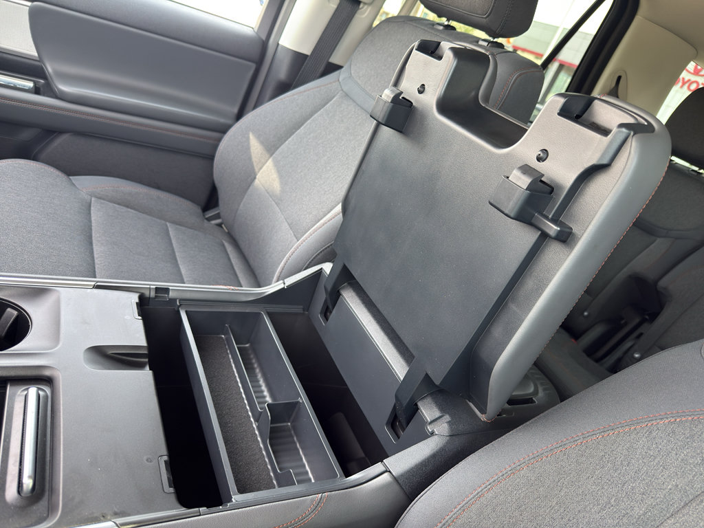 Used 2025 Ford Expedition Active AWD/4WD image 26
