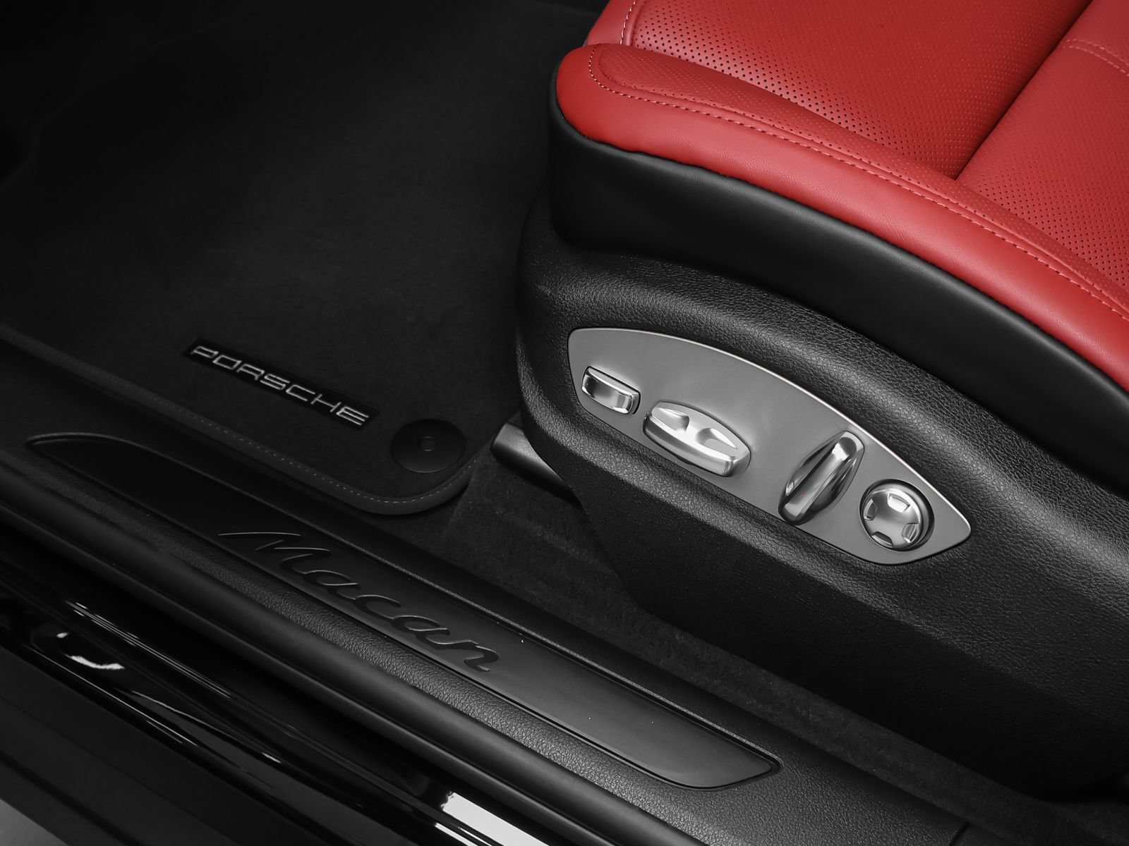 New 2026 Porsche Macan AWD/4WD image 26