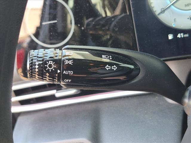 Used 2024 Hyundai Elantra SEL FWD image 6