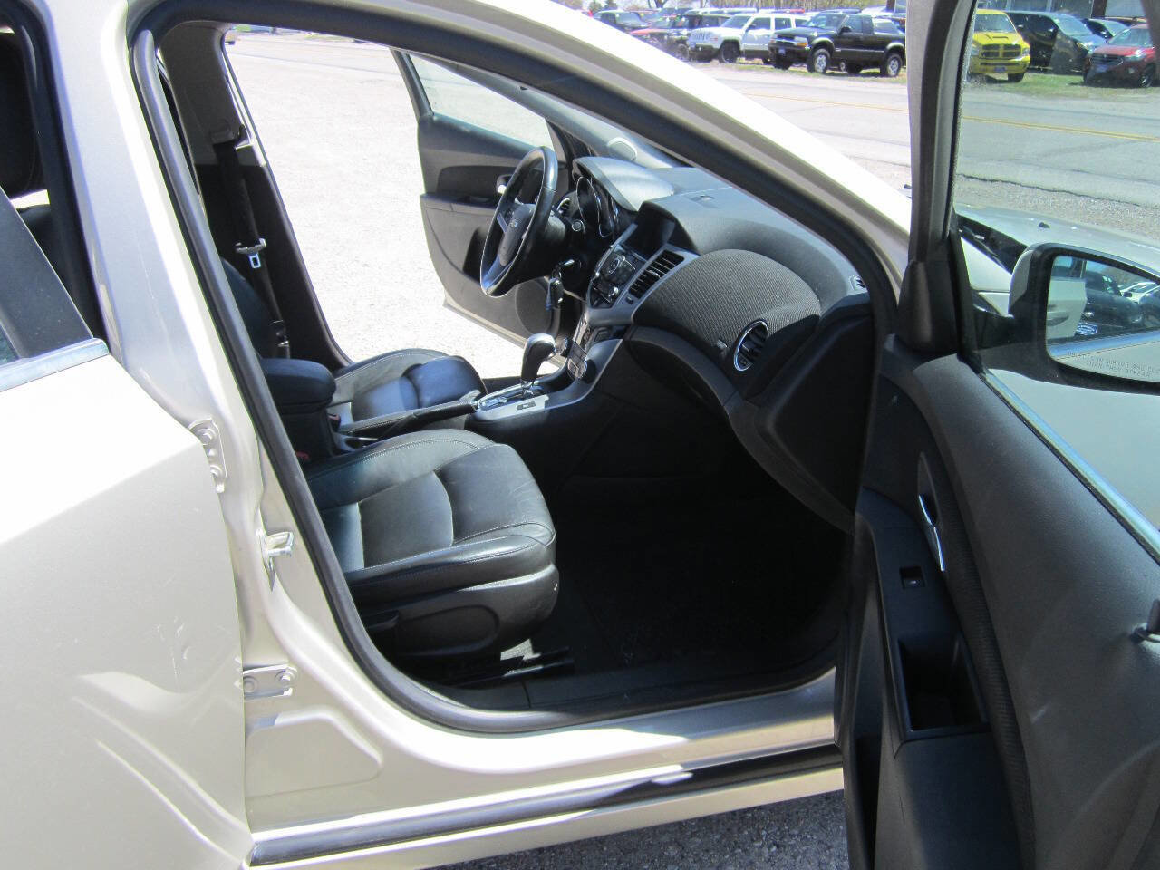 Used 2014 Chevrolet Cruze Diesel FWD image 11