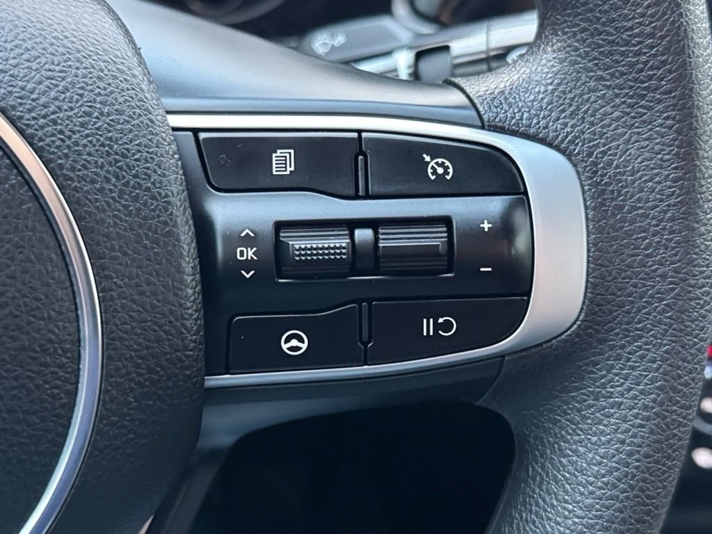 Used 2023 Kia K5 LXS image 19