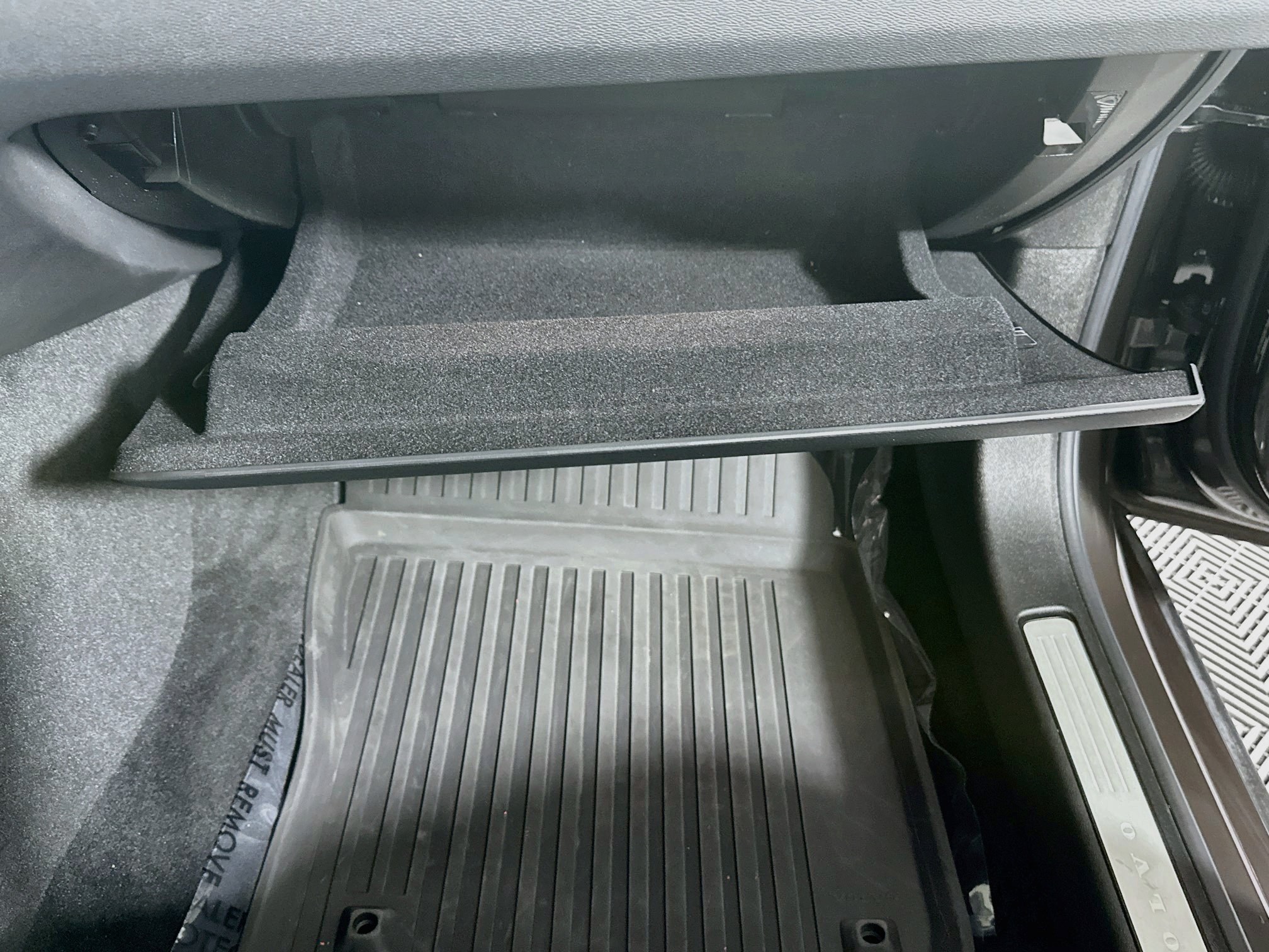 Used 2025 Volvo S60 B5 Plus w/ Protection Package Premier FWD image 32