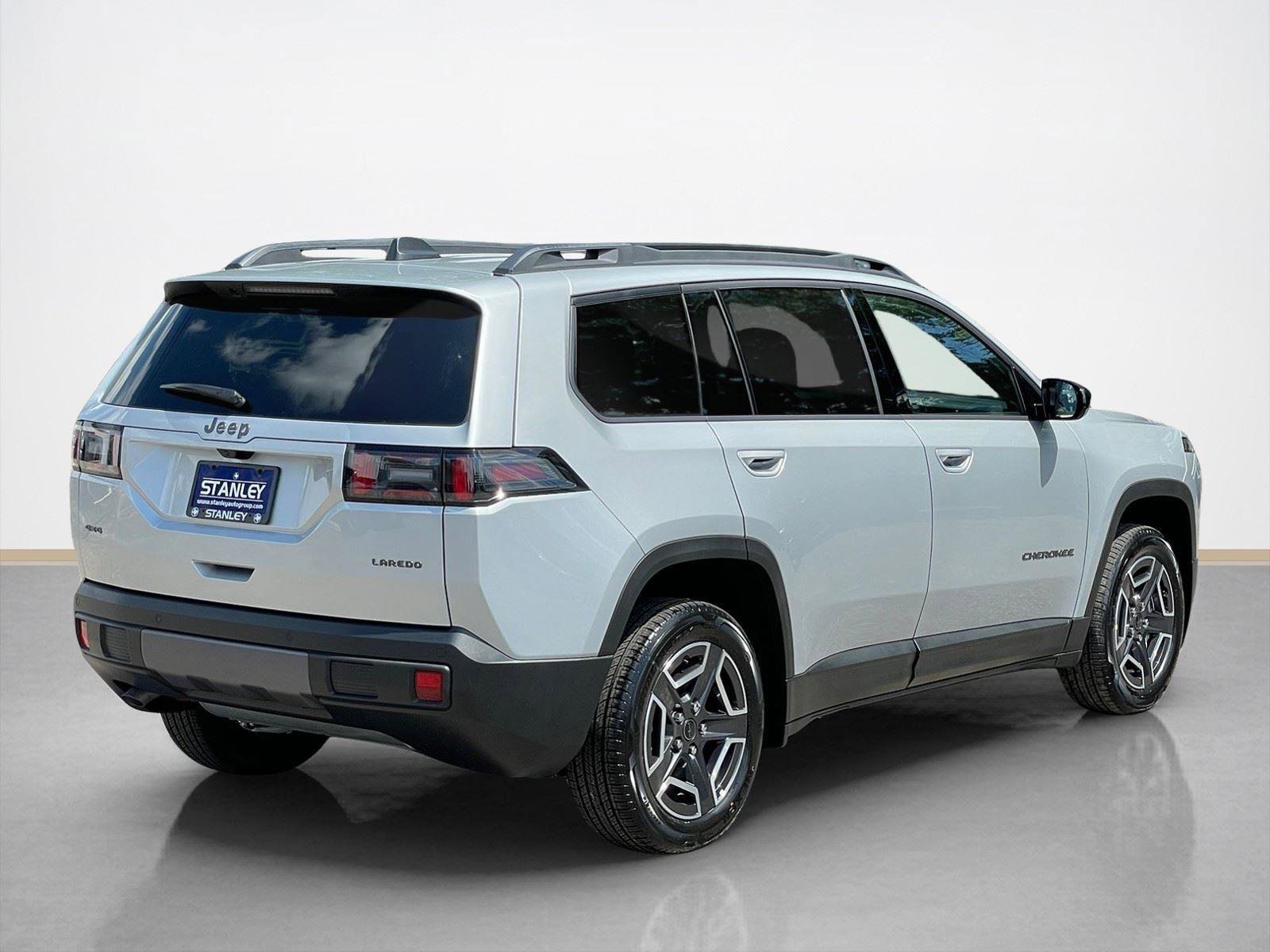 New 2026 Jeep Cherokee Laredo AWD/4WD image 8