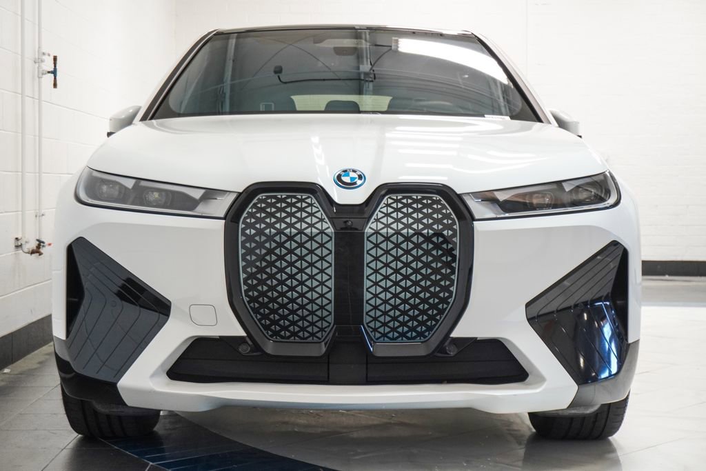 Used 2024 BMW iX xDrive50 w/ Sport Package AWD/4WD image 36