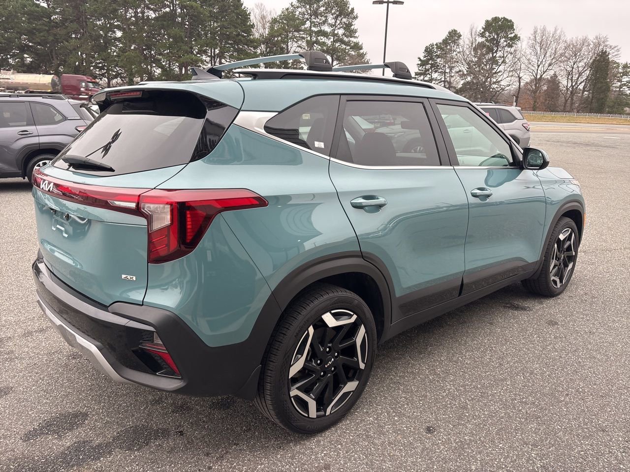 Used 2024 Kia Seltos SX w/ SX Sunroof Package image 8