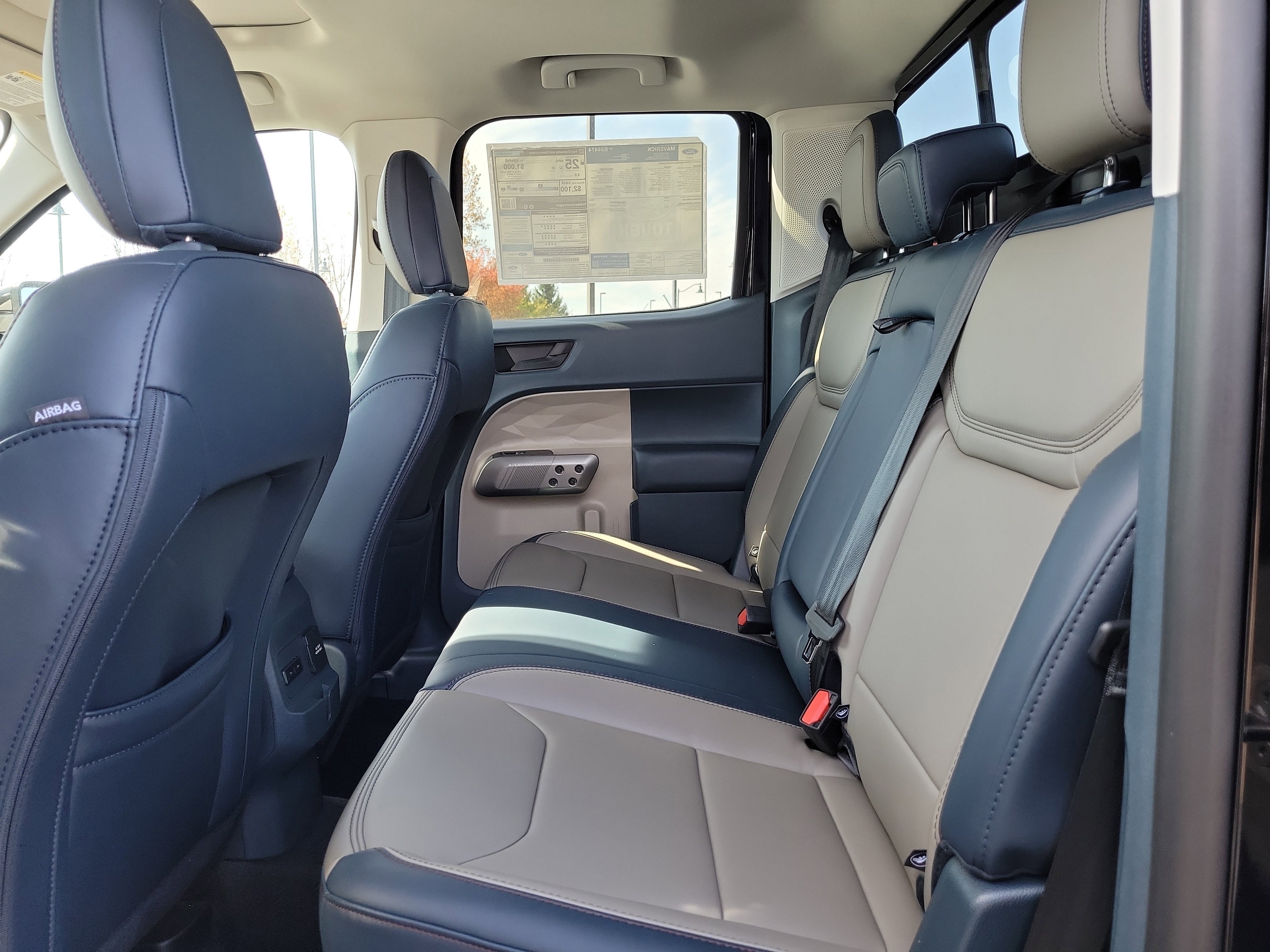 New 2025 Ford Maverick Lariat image 9