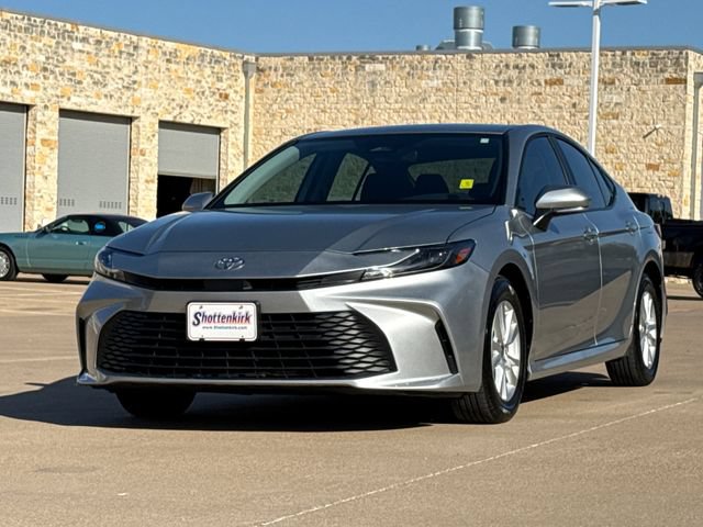 Used 2025 Toyota Camry LE w/ Convenience Package FWD image 3