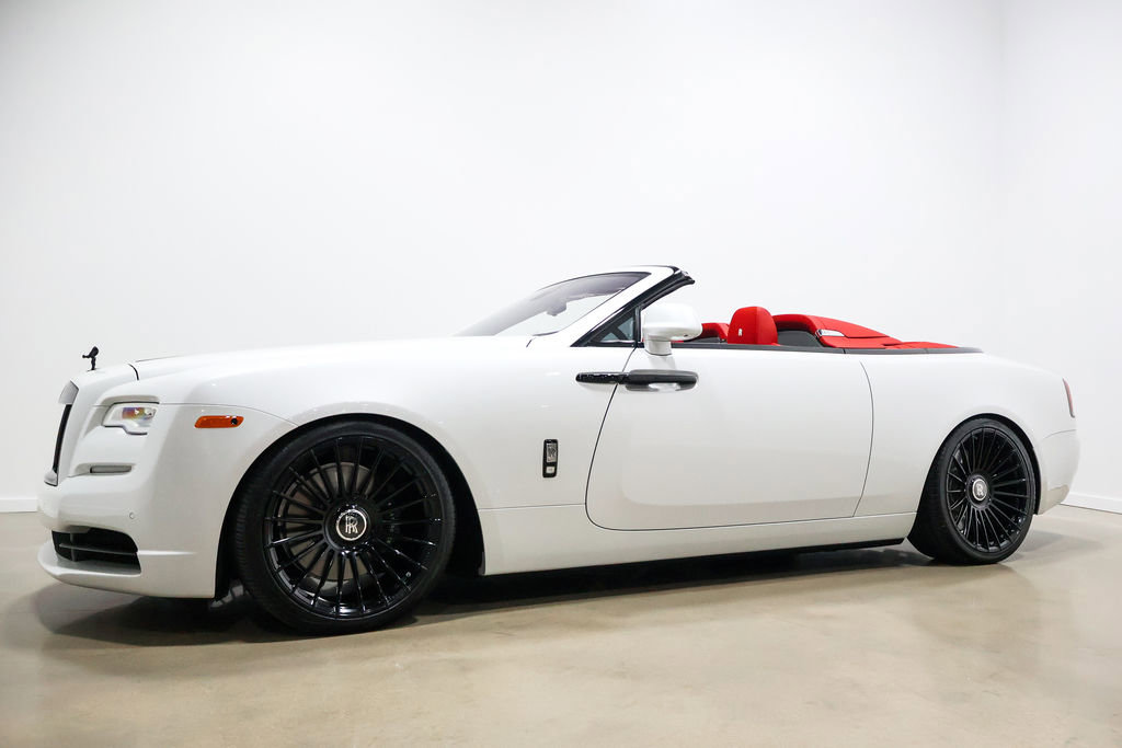 Used 2019 Rolls-Royce Dawn RWD image 11
