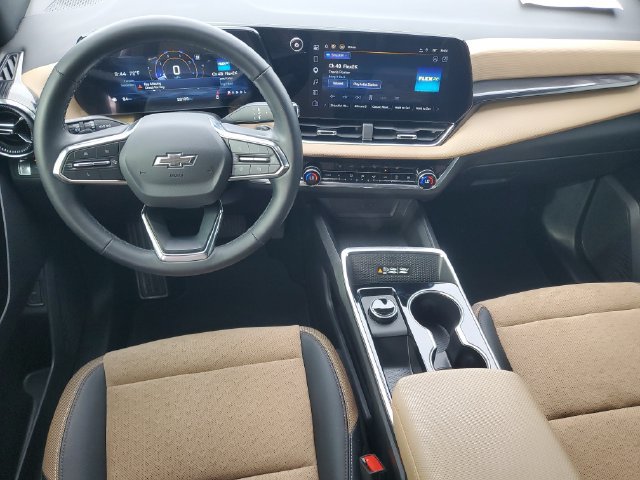 Used 2025 Chevrolet Equinox ACTIV w/ Safety and Technology Package FWD image 12