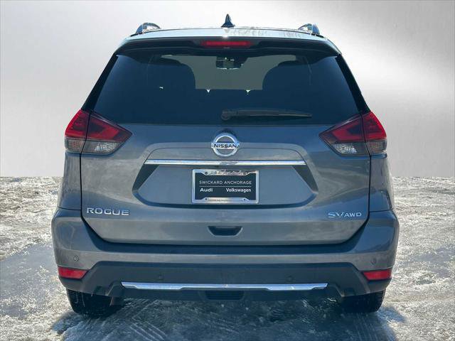 Used 2019 Nissan Rogue SV w/ Premium Package image 4