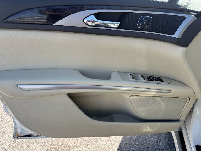 Used 2013 Lincoln MKZ FWD image 23