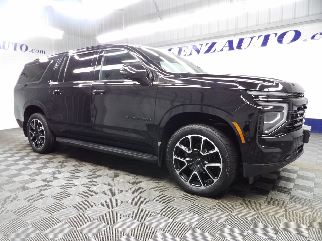 Used 2026 Chevrolet Suburban RST w/ Comfort Package AWD/4WD image 3