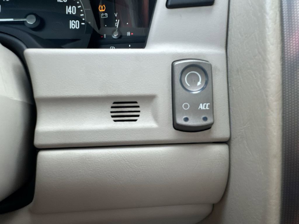 Used 2005 Cadillac XLR image 22