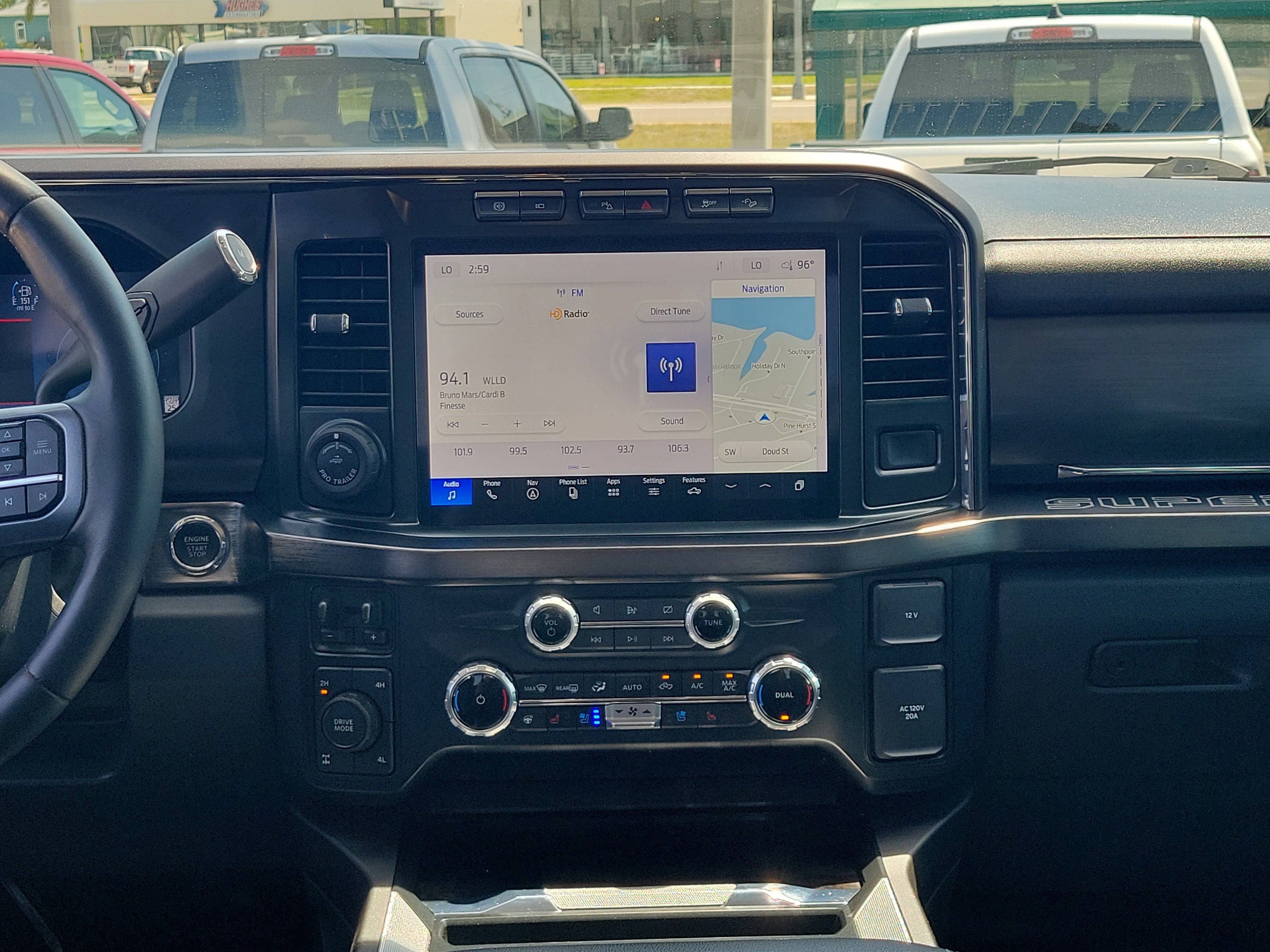 Used 2023 Ford F250 Lariat w/ Lariat Ultimate Package AWD/4WD image 17