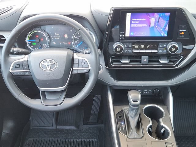 Used 2024 Toyota Highlander LE AWD/4WD image 21