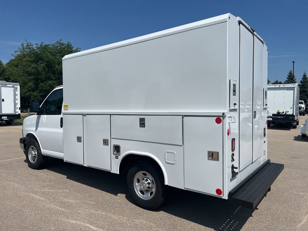 New 2025 Chevrolet Express 3500 w/ Power Convenience Package image 5