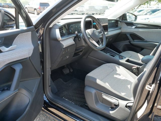 Certified 2025 Volkswagen Tiguan S AWD/4WD image 12