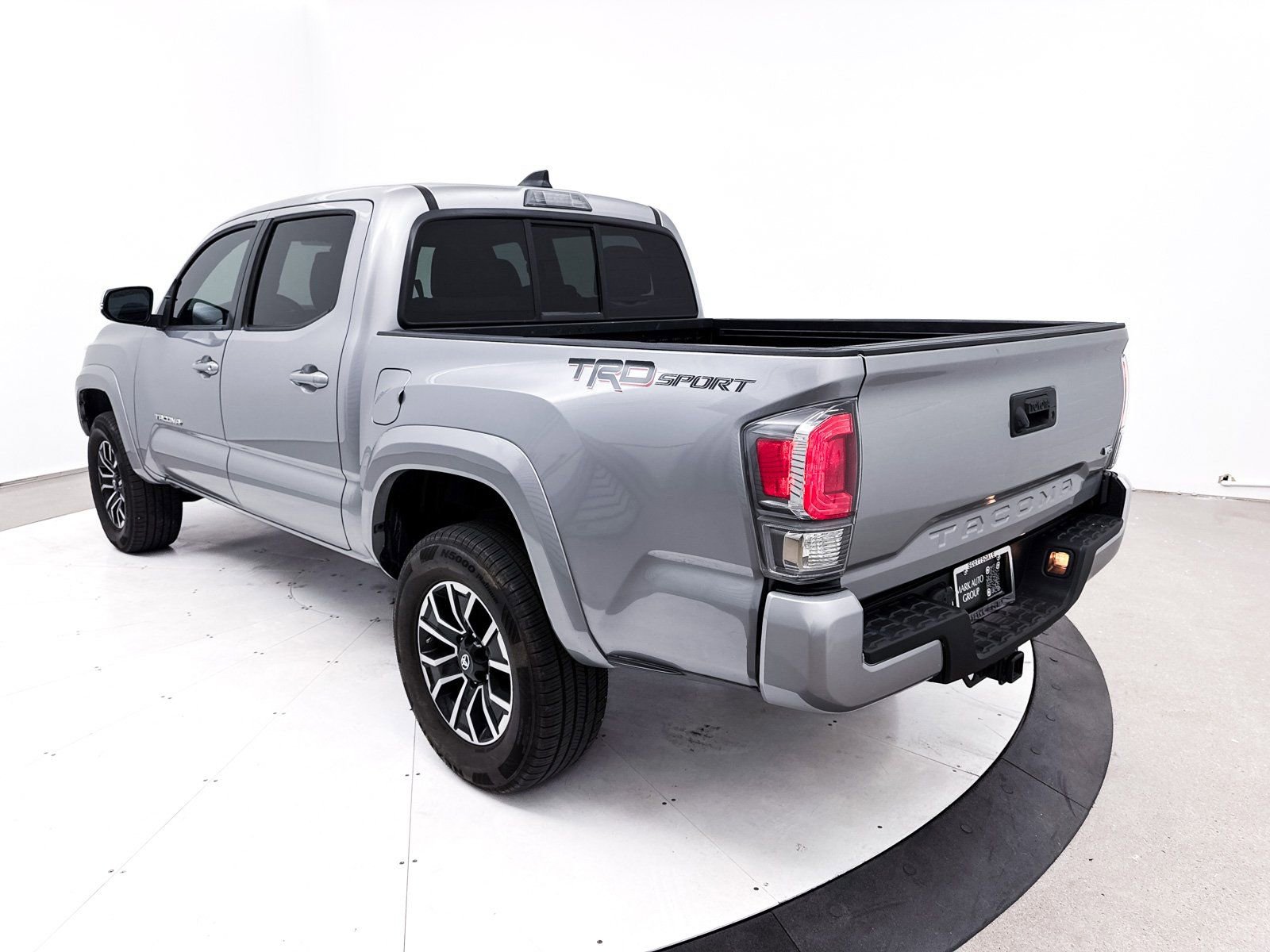 Used 2020 Toyota Tacoma TRD Sport image 12