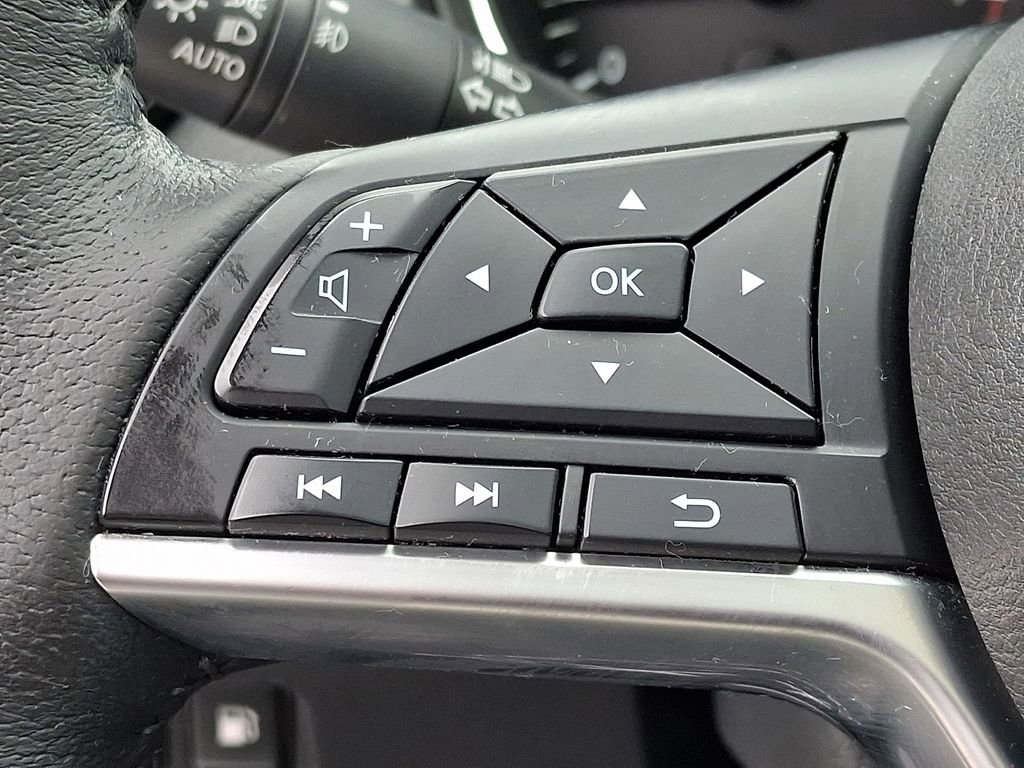 Used 2020 Nissan Rogue SL w/ Premium Package image 22