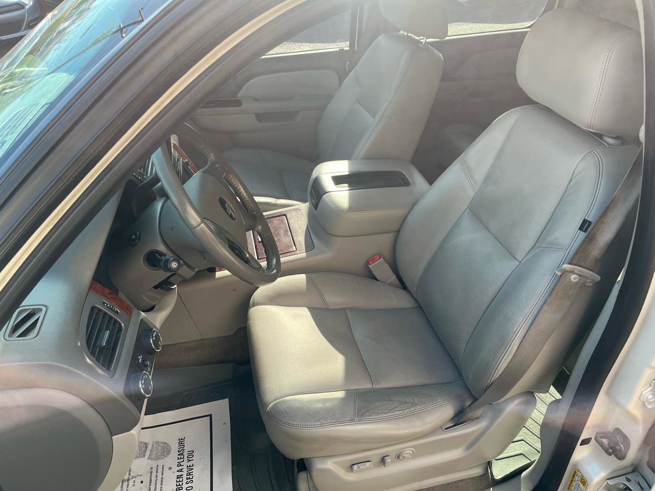 Used 2010 Chevrolet Suburban LTZ AWD/4WD image 19