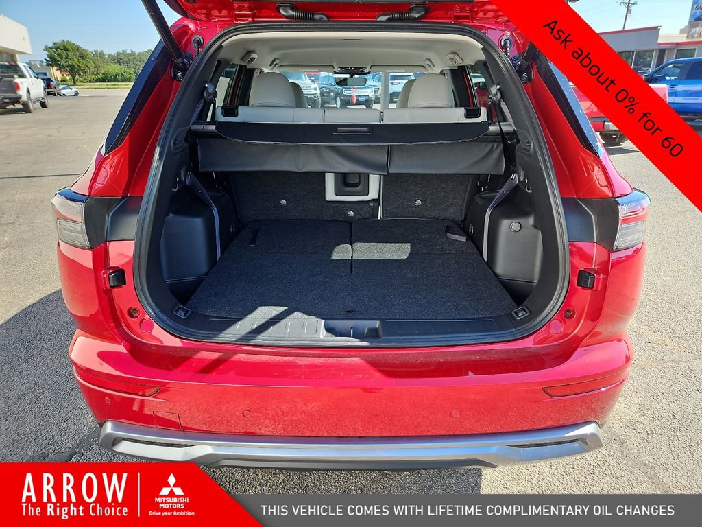 New 2025 Mitsubishi Outlander SE image 18