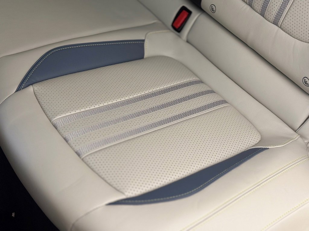 New 2025 Aston Martin DBX 707 image 16