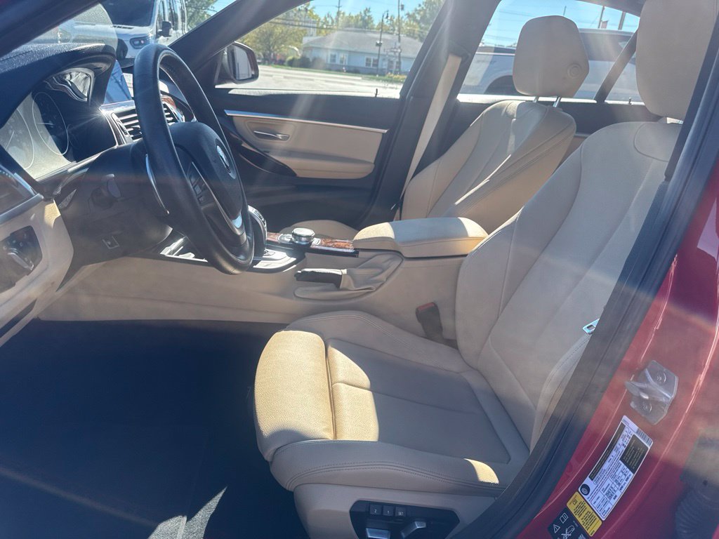 Used 2018 BMW 330i xDrive Sedan AWD/4WD image 11