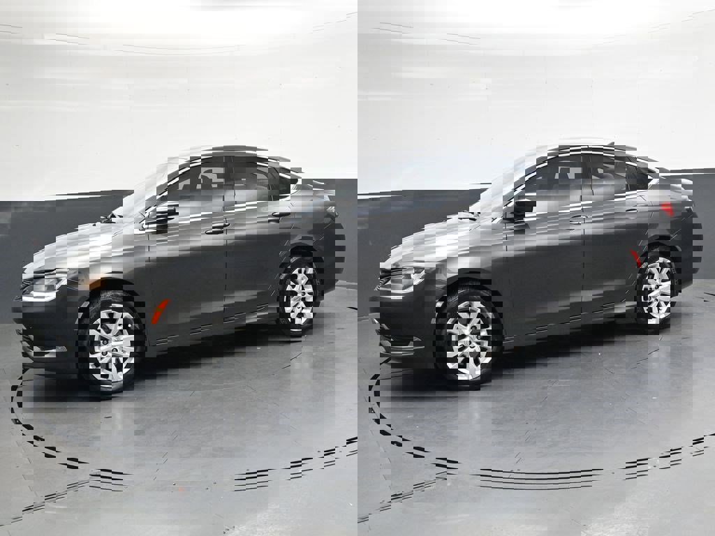 Used 2017 Chrysler 200 Limited Platinum image 7