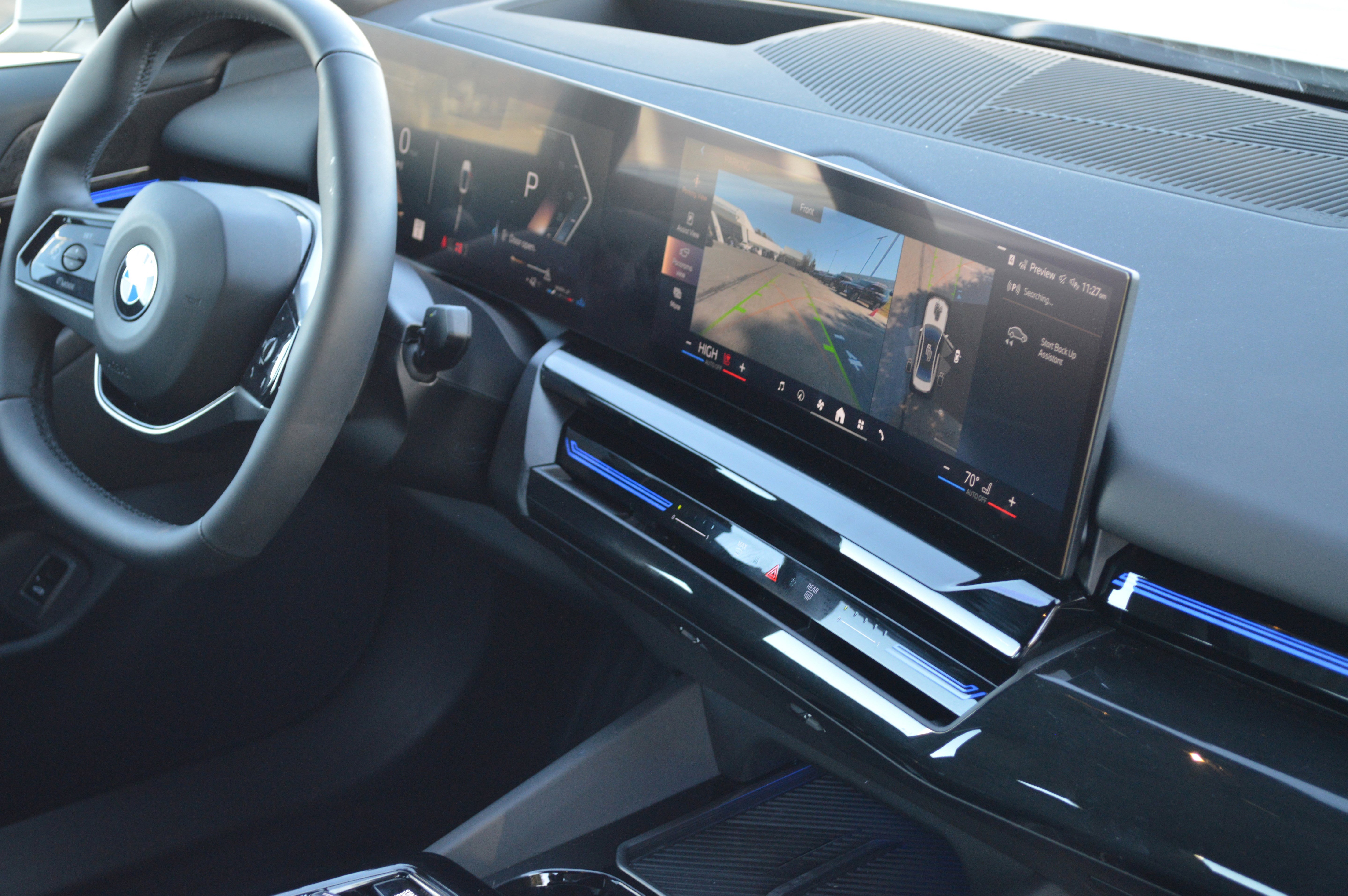 Used 2025 BMW 530i xDrive w/ Premium Package image 37