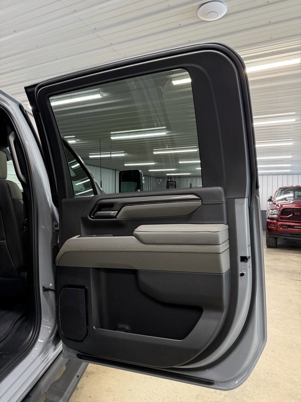 Used 2025 Chevrolet Silverado 2500 ZR2 w/ Technology Package image 56