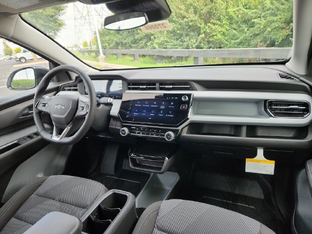 New 2027 Chevrolet Bolt LT w/ Comfort Package FWD image 19