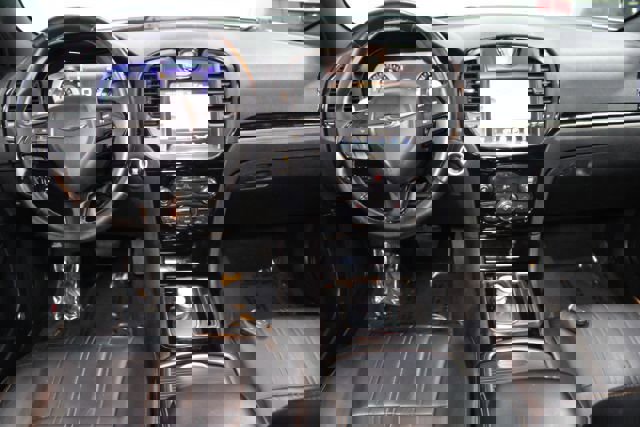 Used 2016 Chrysler 300 S image 2